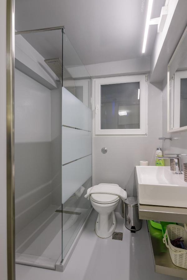 Fully Renovated Underground Flat In Pagrati Apartment Athens Exterior photo